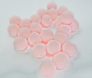 Помпончики меховые (диаметр 2 см- 25 шт, цвет розовый )