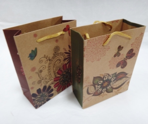 Пакет подарочный 4093 (15,5Х12Х5,5 см )