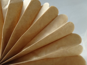 Бежевый помпон - 25 см (7547 )