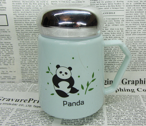 Чашка керамическая с крышкой ( 310 млл)